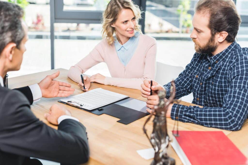 Couple looking to get a divorce in Texas talking to a divorce lawyer